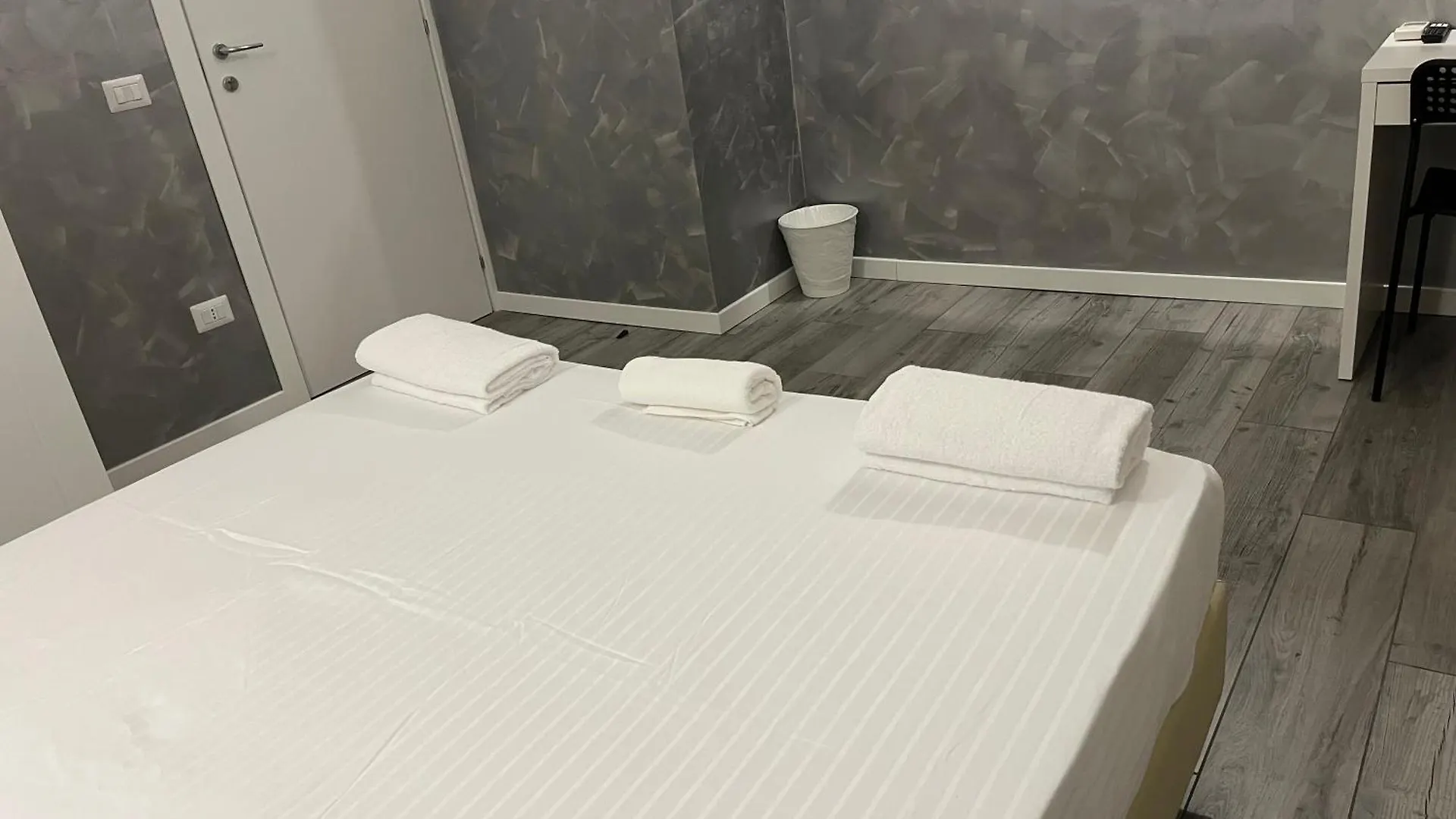 Bergamo Airport Rooms Self Check-In